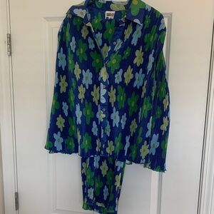 Target  - Blue and Green Floral plus size 2 piece pant set